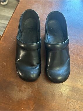 Dansko Black Leather Slip-On Clogs size 41 wide
